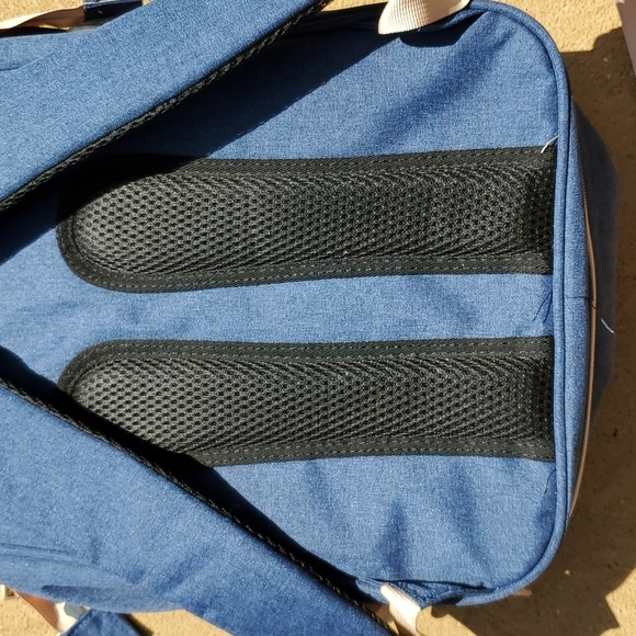 NWOT Mommy Loves You 3-in-1 Travel Backpack - Picture 7 of 16